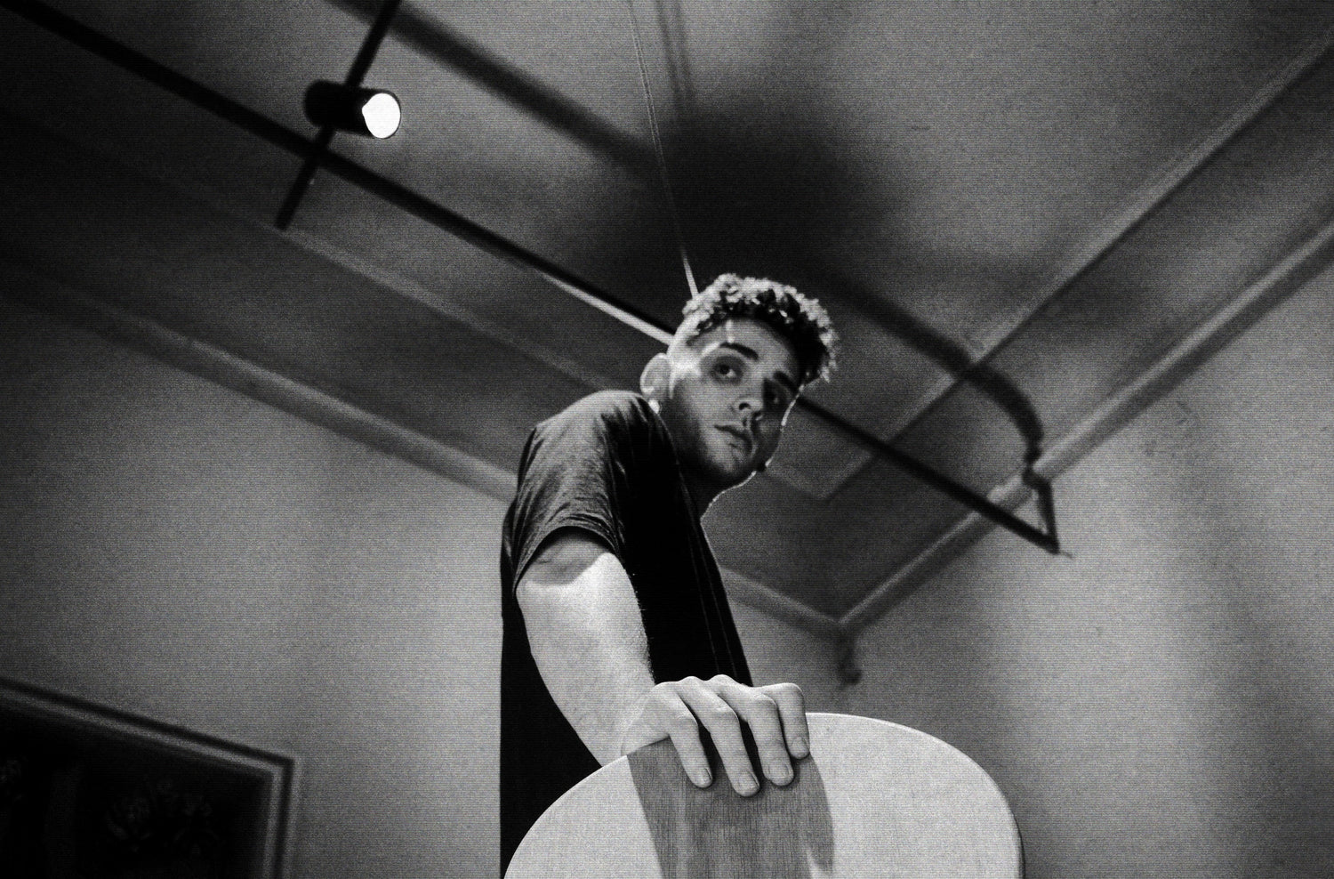 Interviu cu VOICU, designer Nord Arin. Despre inspirație, autenticitate și căutarea sensului în designul de mobilier