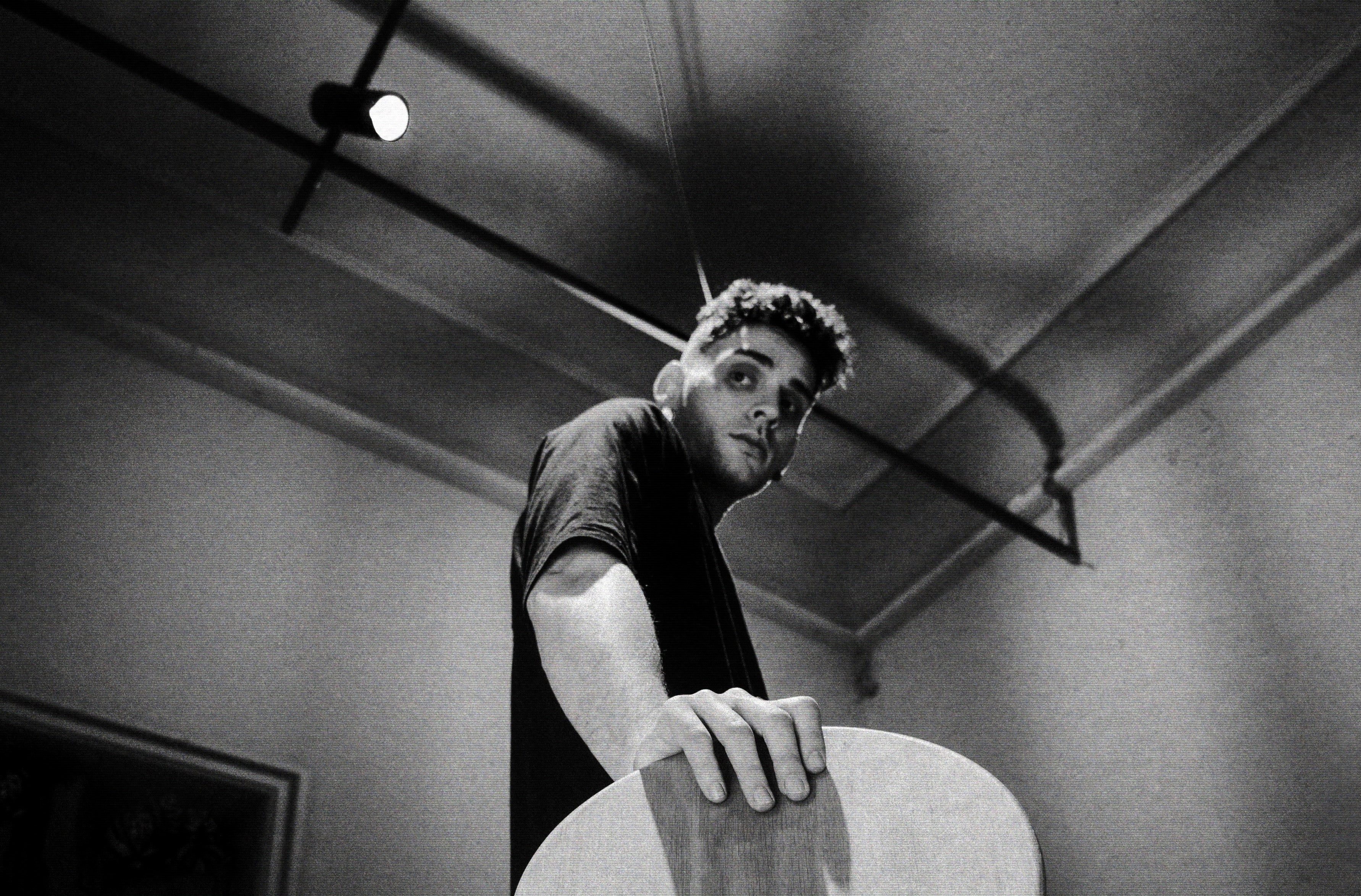 Interviu cu VOICU, designer Nord Arin. Despre inspirație, autenticitate și căutarea sensului în designul de mobilier